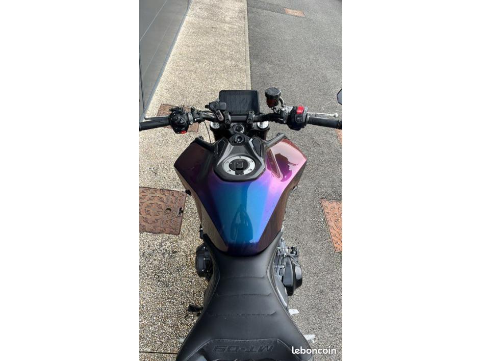 YAMAHA MT-09