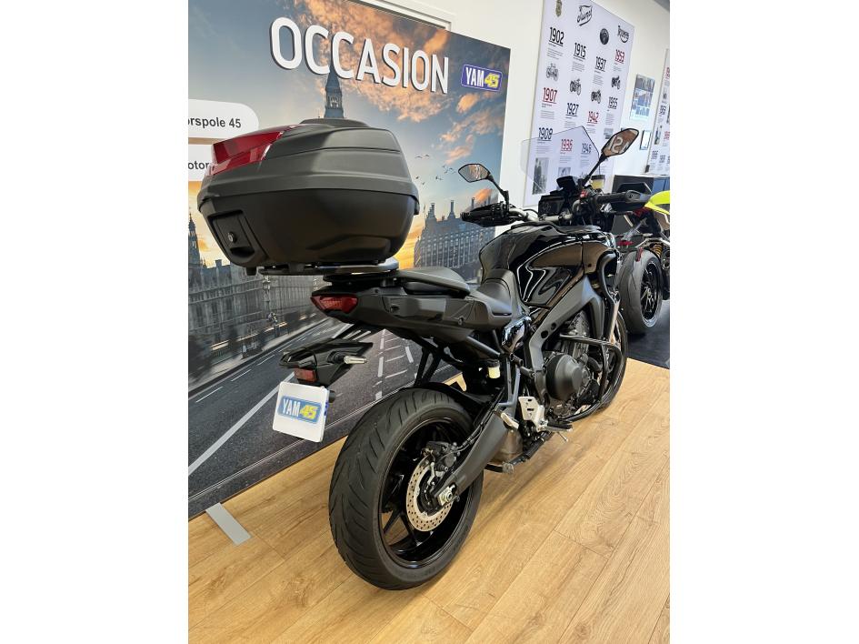 YAMAHA TRACER 9