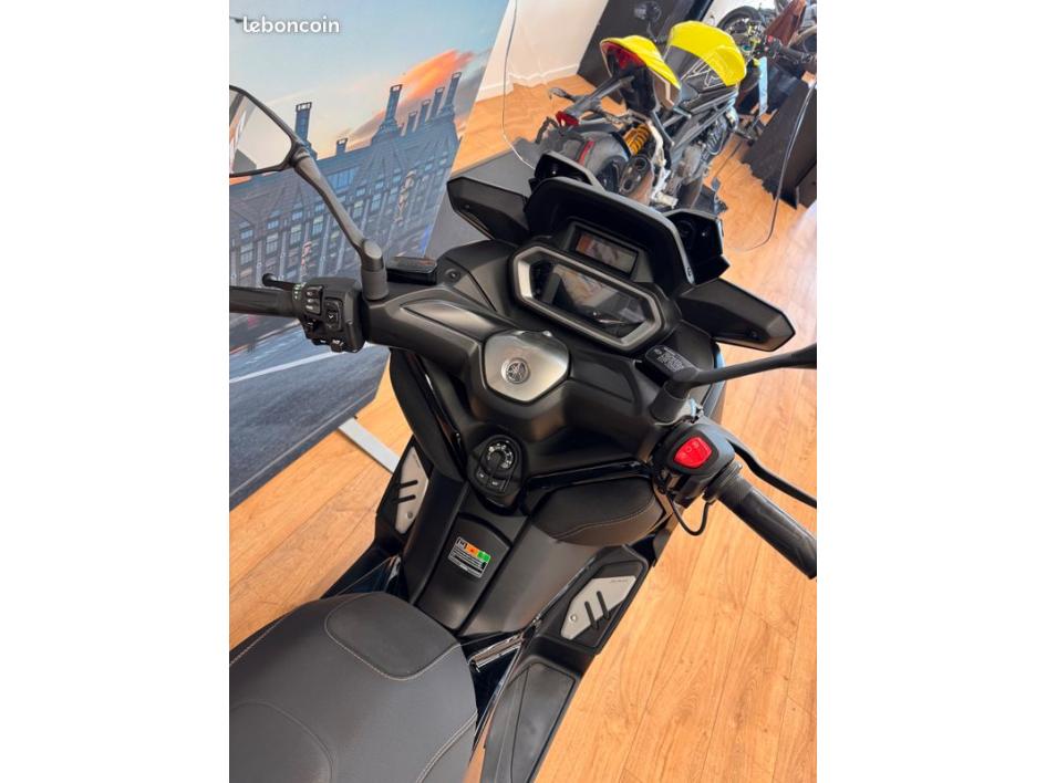 YAMAHA XMAX 125 TECH MAX