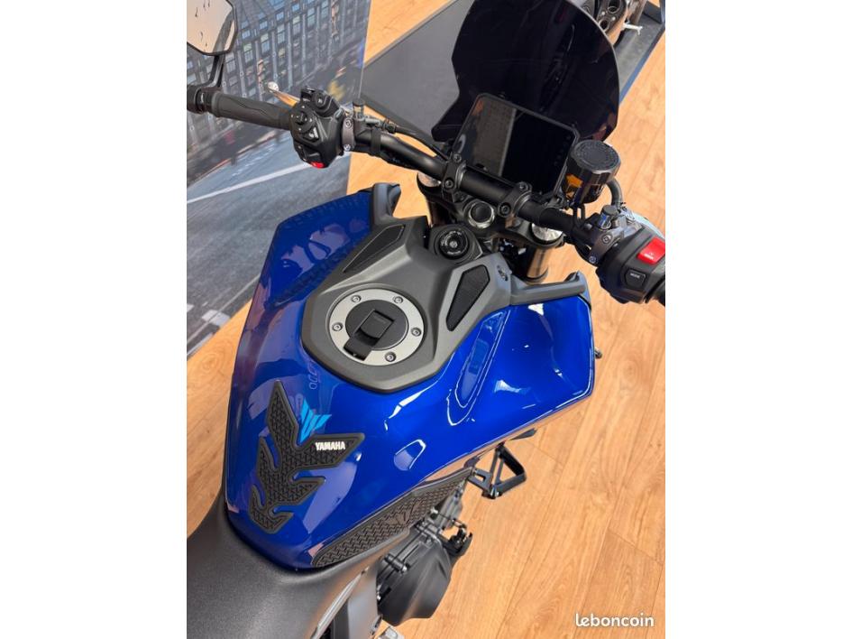 YAMAHA MT-09