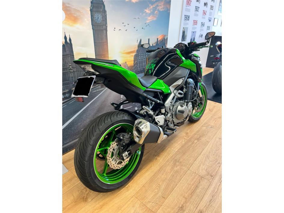KAWASAKI Z 900 full