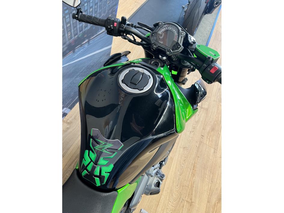 KAWASAKI Z 900 full