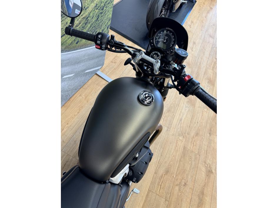 TRIUMPH STREET TWIN  900 FULL