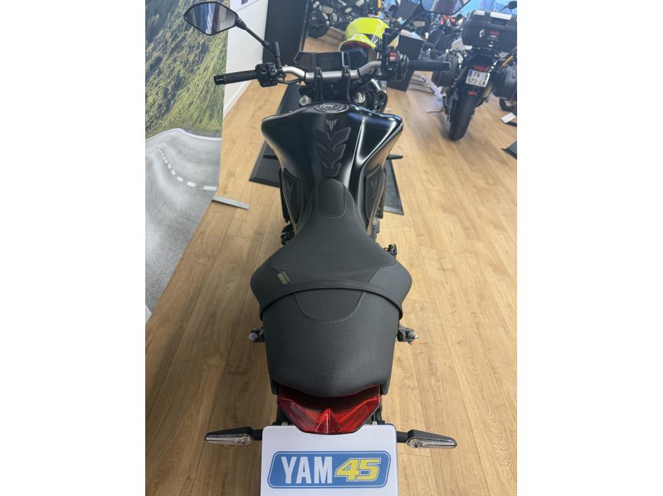YAMAHA MT-09