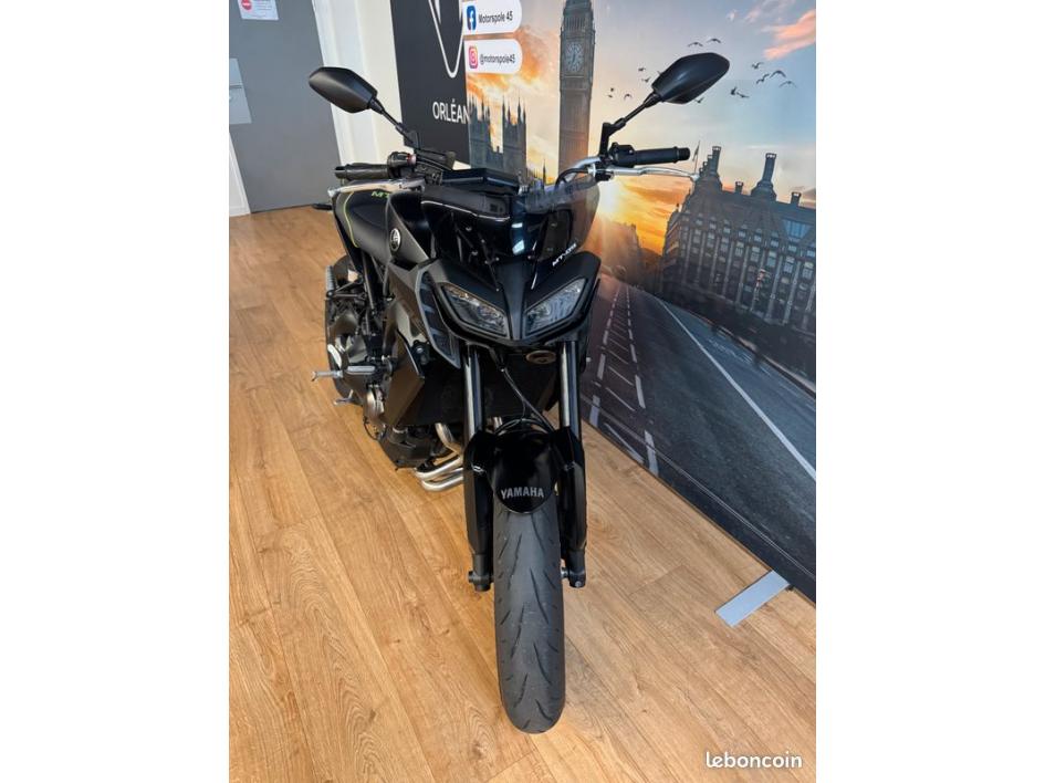 YAMAHA MT-09