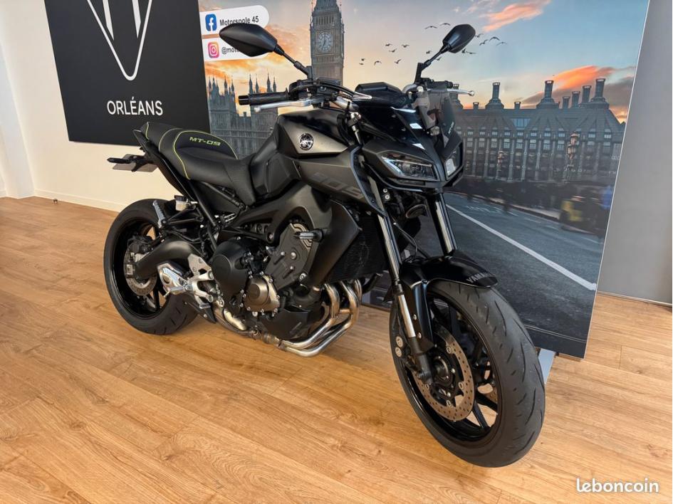 YAMAHA MT-09