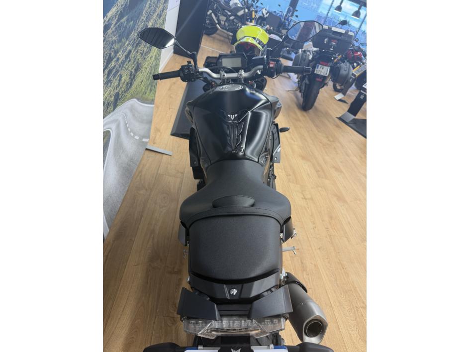 YAMAHA MT-10