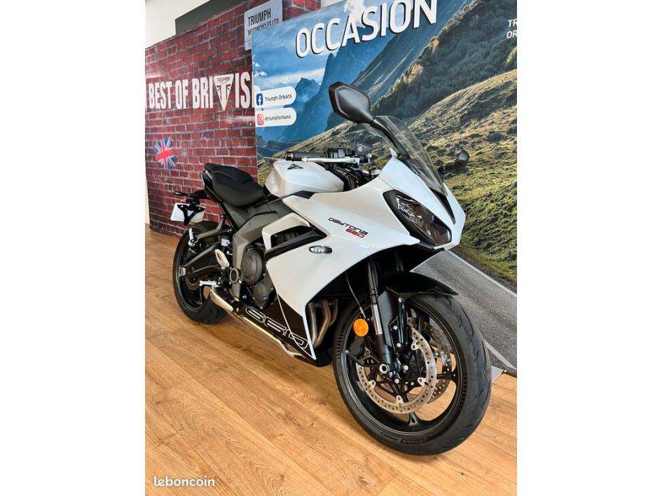 TRIUMPH DAYTONA 660 FULL